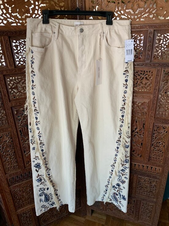 DRIFTWOOD Denim - NWT Driftwood by Free People (Frankie) Cream colored embroidered jeans, size 33
